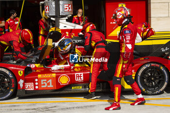 2024-03-02 - GIOVINAZZI Antonio (ita), Ferrari AF Corse, Ferrari 499P, PIER GUIDI Alessandro (ita), Ferrari AF Corse, Ferrari 499P, portrait during the Qatar Airways Qatar 1812 KM, 1st round of the 2024 FIA World Endurance Championship, from February 29 to March 02, 2024 on the Losail International Circuit in Lusail, Qatar - FIA WEC - QATAR AIRWAYS QATAR 1812 KM - ENDURANCE - MOTORS