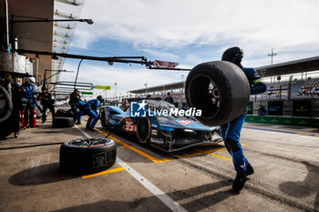 2024-03-02 - 35 MILESI Charles (fra), HABSBURG-LOTHRINGEN Ferdinand (aut), CHATIN Paul-Loup (fra), Alpine Endurance Team #35, Alpine A424, Hypercar, stand, pit lane, during the Qatar Airways Qatar 1812 KM, 1st round of the 2024 FIA World Endurance Championship, from February 29 to March 02, 2024 on the Losail International Circuit in Lusail, Qatar - FIA WEC - QATAR AIRWAYS QATAR 1812 KM - ENDURANCE - MOTORS