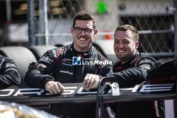 2024-03-02 - Manthey Purerxcing, mechanic, mecanicien, grille de depart, starting grid during the Qatar Airways Qatar 1812 KM, 1st round of the 2024 FIA World Endurance Championship, from February 29 to March 02, 2024 on the Losail International Circuit in Lusail, Qatar - FIA WEC - QATAR AIRWAYS QATAR 1812 KM - ENDURANCE - MOTORS