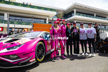 2024-03-02 - BOVY Sarah (bel), PIN Doriane (fra), GATTING Michelle (dnk), Iron Dames, Lamborghini Huracan GT3 Evo2 #85, LM GT3, ambiance, grille de depart, starting grid during the Qatar Airways Qatar 1812 KM, 1st round of the 2024 FIA World Endurance Championship, from February 29 to March 02, 2024 on the Losail International Circuit in Lusail, Qatar - FIA WEC - QATAR AIRWAYS QATAR 1812 KM - ENDURANCE - MOTORS