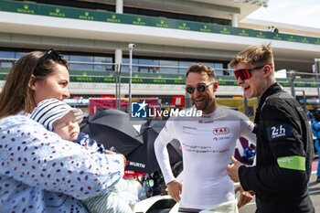 2024-03-02 - TINCKNELL Harry (gbr), Proton Competition, Porsche 963, portrait, grille de depart, starting grid during the Qatar Airways Qatar 1812 KM, 1st round of the 2024 FIA World Endurance Championship, from February 29 to March 02, 2024 on the Losail International Circuit in Lusail, Qatar - FIA WEC - QATAR AIRWAYS QATAR 1812 KM - ENDURANCE - MOTORS