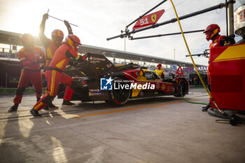 2024-03-02 - 51 PIER GUIDI Alessandro (ita), CALADO James (gbr), GIOVINAZZI Antonio (ita), Ferrari AF Corse, Ferrari 499P #51, Hypercar, pitstop, arrêt aux stands, ambiance during the Qatar Airways Qatar 1812 KM, 1st round of the 2024 FIA World Endurance Championship, from February 29 to March 02, 2024 on the Losail International Circuit in Lusail, Qatar - FIA WEC - QATAR AIRWAYS QATAR 1812 KM - ENDURANCE - MOTORS