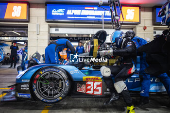 2024-03-02 - HABSBURG-LOTHRINGEN Ferdinand (aut), Alpine Endurance Team, Alpine A424, pitstop, arrêt aux stands, ambiance during the Qatar Airways Qatar 1812 KM, 1st round of the 2024 FIA World Endurance Championship, from February 29 to March 02, 2024 on the Losail International Circuit in Lusail, Qatar - FIA WEC - QATAR AIRWAYS QATAR 1812 KM - ENDURANCE - MOTORS