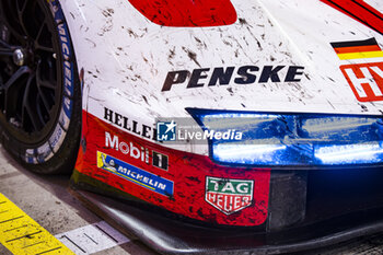 2024-03-02 - 05 CAMPBELL Matt (aus), CHRISTENSEN Michael (dnk), MAKOWIECKI Frédéric (fra), Porsche Penske Motorsport, Porsche 963 #05, Hypercar, pit stop during the Qatar Airways Qatar 1812 KM, 1st round of the 2024 FIA World Endurance Championship, from February 29 to March 02, 2024 on the Losail International Circuit in Lusail, Qatar - FIA WEC - QATAR AIRWAYS QATAR 1812 KM - ENDURANCE - MOTORS