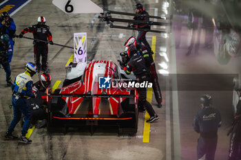 2024-03-02 - 06 ESTRE Kevin (fra), LOTTERER André (ger), VANTHOOR Laurens (bel), Porsche Penske Motorsport, Porsche 963 #06, Hypercar, pitstop, arrêt aux stands, ambiance during the Qatar Airways Qatar 1812 KM, 1st round of the 2024 FIA World Endurance Championship, from February 29 to March 02, 2024 on the Losail International Circuit in Lusail, Qatar - FIA WEC - QATAR AIRWAYS QATAR 1812 KM - ENDURANCE - MOTORS