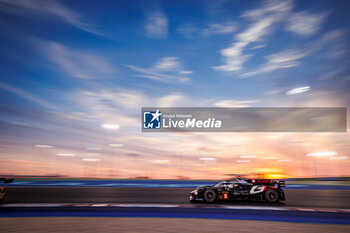 2024-03-02 - 08 BUEMI Sébastien (swi), HARTLEY Brendon (nzl), HIRAKAWA Ryo (jpn), Toyota Gazoo Racing, Toyota GR010 - Hybrid #08, Hypercar, action during the Qatar Airways Qatar 1812 KM, 1st round of the 2024 FIA World Endurance Championship, from February 29 to March 02, 2024 on the Losail International Circuit in Lusail, Qatar - FIA WEC - QATAR AIRWAYS QATAR 1812 KM - ENDURANCE - MOTORS