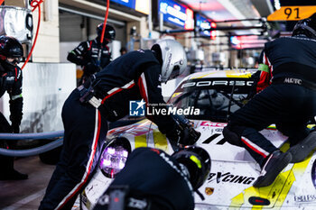 2024-03-02 - 92 MALYKHIN Aliaksandr (kna), STURM Joel (ger), BACHLER Klaus (aut), Manthey Purerxcing, Porsche 911 GT3 R #91, pitlane, during the Qatar Airways Qatar 1812 KM, 1st round of the 2024 FIA World Endurance Championship, from February 29 to March 02, 2024 on the Losail International Circuit in Lusail, Qatar - FIA WEC - QATAR AIRWAYS QATAR 1812 KM - ENDURANCE - MOTORS