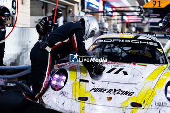 2024-03-02 - 92 MALYKHIN Aliaksandr (kna), STURM Joel (ger), BACHLER Klaus (aut), Manthey Purerxcing, Porsche 911 GT3 R #91, pitlane, during the Qatar Airways Qatar 1812 KM, 1st round of the 2024 FIA World Endurance Championship, from February 29 to March 02, 2024 on the Losail International Circuit in Lusail, Qatar - FIA WEC - QATAR AIRWAYS QATAR 1812 KM - ENDURANCE - MOTORS