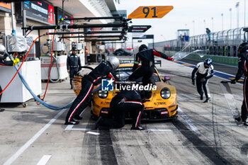 2024-03-02 - 91 LIETZ Richard (aut), SCHURING Morris (nld), SHAHIN Yasser (aus), Manthey EMA, Porsche 911 GT3 R #91, pitlane, during the Qatar Airways Qatar 1812 KM, 1st round of the 2024 FIA World Endurance Championship, from February 29 to March 02, 2024 on the Losail International Circuit in Lusail, Qatar - FIA WEC - QATAR AIRWAYS QATAR 1812 KM - ENDURANCE - MOTORS