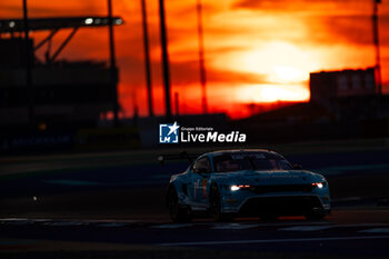 2024-03-02 - 77 BARKER Ben (gbr), HARDWICK Ryan (usa), ROBICHON Zacharie (can), Proton Competition, Ford Mustang GT3 #77, LM GT3, action during the Qatar Airways Qatar 1812 KM, 1st round of the 2024 FIA World Endurance Championship, from February 29 to March 02, 2024 on the Losail International Circuit in Lusail, Qatar - FIA WEC - QATAR AIRWAYS QATAR 1812 KM - ENDURANCE - MOTORS