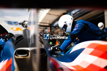 2024-03-02 - Alpine Endurance Team, mechanic, mecanicien, portrait, refueling during the Qatar Airways Qatar 1812 KM, 1st round of the 2024 FIA World Endurance Championship, from February 29 to March 02, 2024 on the Losail International Circuit in Lusail, Qatar - FIA WEC - QATAR AIRWAYS QATAR 1812 KM - ENDURANCE - MOTORS