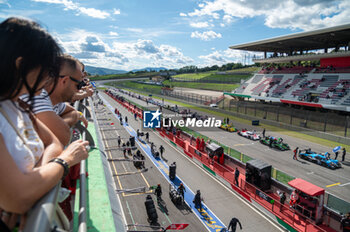 2024-09-29 - Cars stopped during a red flag at ELMS in Mugello - ELMS - 4 HOURS OF MUGELLO - ENDURANCE - MOTORS