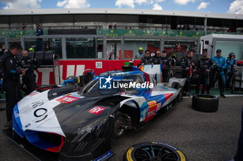 2024-04-19 - N° 15 BMW M TEAM WRT -BEL -BMW M Hybrid V8 -HY - WEC - 6 HOURS OF IMOLA - ENDURANCE - MOTORS