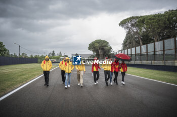 2024-04-18 - AF Corse trackwalk during the 2024 6 Hours of Imola, 2nd round of the 2024 FIA World Endurance Championship, from April 18 to 21, 2024 on the Autodromo Internazionale Enzo e Dino Ferrari in Imola, Italy - FIA WEC - 6 HOURS OF IMOLA 2024 - ENDURANCE - MOTORS