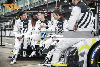 2024-04-18 - Peugeot TotalEnergies atmosphere, drivers photo during the 2024 6 Hours of Imola, 2nd round of the 2024 FIA World Endurance Championship, from April 18 to 21, 2024 on the Autodromo Internazionale Enzo e Dino Ferrari in Imola, Italy - FIA WEC - 6 HOURS OF IMOLA 2024 - ENDURANCE - MOTORS