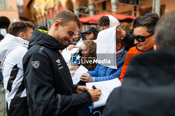 2024-04-18 - MULLER Nico (swi), Peugeot TotalEnergies, Peugeot 9x8, portrait, parade Imola city center during the 2024 6 Hours of Imola, 2nd round of the 2024 FIA World Endurance Championship, from April 18 to 21, 2024 on the Autodromo Internazionale Enzo e Dino Ferrari in Imola, Qatar - FIA WEC - 6 HOURS OF IMOLA 2024 - ENDURANCE - MOTORS