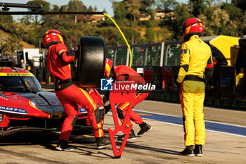 2024-04-19 - 50 FUOCO Antonio (ita), MOLINA Miguel (spa), NIELSEN Nicklas (dnk), Ferrari AF Corse, Ferrari 499P #50, Hypercar, mecaniciens, mechanics, pitstop, arrêt aux stands during the 2024 6 Hours of Imola, 2nd round of the 2024 FIA World Endurance Championship, from April 18 to 21, 2024 on the Autodromo Internazionale Enzo e Dino Ferrari in Imola, Italy - FIA WEC - 6 HOURS OF IMOLA 2024 - ENDURANCE - MOTORS