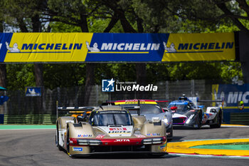 2024-04-19 - 38 RASMUSSEN Oliver (dnk), HANSON Philip (gbr), BUTTON Jenson (gbr), Hertz Team Jota, Porsche 963 #38, Hypercar, action during the 2024 6 Hours of Imola, 2nd round of the 2024 FIA World Endurance Championship, from April 18 to 21, 2024 on the Autodromo Internazionale Enzo e Dino Ferrari in Imola - FIA WEC - 6 HOURS OF IMOLA 2024 - ENDURANCE - MOTORS