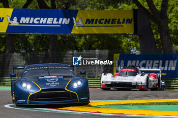 2024-04-19 - 27 JAMES Ian (usa), MANCINELLI Daniel (ita), RIBERAS Alex (spa), Heart of Racing Team, Aston Martin Vantage GT3 #27, LM GT3, action during the 2024 6 Hours of Imola, 2nd round of the 2024 FIA World Endurance Championship, from April 18 to 21, 2024 on the Autodromo Internazionale Enzo e Dino Ferrari in Imola - FIA WEC - 6 HOURS OF IMOLA 2024 - ENDURANCE - MOTORS