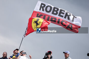 2024-04-19 - Atmosphere Fans Robert Kubica,Of The Team Af Corse, Ferrari 499P, Hypercar During Fia World Endurance Championship WEC 6 Hours Of Imola Italy 2024 20 April , Imola , - FIA WORLD ENDURANCE  CHAMPIONSHIP WEC 6 HOURS OF IMOLA  ITALY 2024  - ENDURANCE - MOTORS