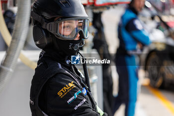 2024-04-20 - 77 BARKER Ben (gbr), HARDWICK Ryan (usa), ROBICHON Zacharie (can), Proton Competition, Ford Mustang GT3 #77, LM GT3, mecaniciens, mechanics, portrait during the 2024 6 Hours of Imola, 2nd round of the 2024 FIA World Endurance Championship, from April 18 to 21, 2024 on the Autodromo Internazionale Enzo e Dino Ferrari in Imola, Italy - FIA WEC - 6 HOURS OF IMOLA 2024 - ENDURANCE - MOTORS