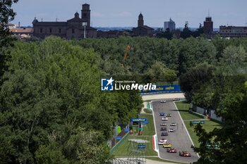 21/04/2024 - Start of the race, 50 FUOCO Antonio (ita), MOLINA Miguel (spa), NIELSEN Nicklas (dnk), Ferrari AF Corse, Ferrari 499P #50, Hypercar, action during the 2024 6 Hours of Imola, 2nd round of the 2024 FIA World Endurance Championship, from April 18 to 21, 2024 on the Autodromo Internazionale Enzo e Dino Ferrari in Imola - FIA WEC - 6 HOURS OF IMOLA 2024 - ENDURANCE - MOTORI