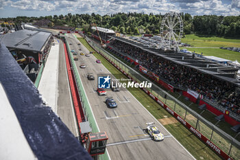 21/04/2024 - Race start, start of the race, depart, during the 2024 6 Hours of Imola, 2nd round of the 2024 FIA World Endurance Championship, from April 18 to 21, 2024 on the Autodromo Internazionale Enzo e Dino Ferrari in Imola, Italy - FIA WEC - 6 HOURS OF IMOLA 2024 - ENDURANCE - MOTORI