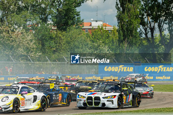 21/04/2024 - 46 MARTIN Maxime (bel), ROSSI Valentino (ita), AL HARTHY Ahmad (omn) Team WRT, BMW M4 GT3 #46, LM GT3, action start of the race, depart during the 2024 6 Hours of Imola, 2nd round of the 2024 FIA World Endurance Championship, from April 18 to 21, 2024 on the Autodromo Internazionale Enzo e Dino Ferrari in Imola, Italy - FIA WEC - 6 HOURS OF IMOLA 2024 - ENDURANCE - MOTORI
