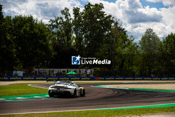 21/04/2024 - 92 MALYKHIN Aliaksandr (kna), STURM Joel (ger), BACHLER Klaus (aut), Manthey Purerxcing, Porsche 911 GT3 R #91, LM GT3, action during the 2024 6 Hours of Imola, 2nd round of the 2024 FIA World Endurance Championship, from April 18 to 21, 2024 on the Autodromo Internazionale Enzo e Dino Ferrari in Imola, Italy - FIA WEC - 6 HOURS OF IMOLA 2024 - ENDURANCE - MOTORI