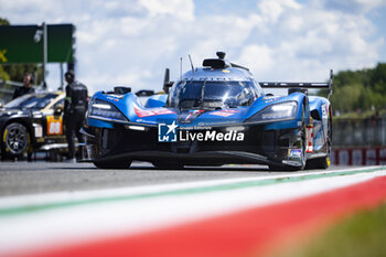 2024-04-21 - 35 MILESI Charles (fra), GOUNON Jules (fra), CHATIN Paul-Loup (fra), Alpine Endurance Team #35, Alpine A424, Hypercar, action on the grid during the 2024 6 Hours of Imola, 2nd round of the 2024 FIA World Endurance Championship, from April 18 to 21, 2024 on the Autodromo Internazionale Enzo e Dino Ferrari in Imola - FIA WEC - 6 HOURS OF IMOLA 2024 - ENDURANCE - MOTORS
