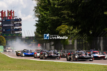 2024-04-21 - start of the race, depart accident, start during the 2024 6 Hours of Imola, 2nd round of the 2024 FIA World Endurance Championship, from April 18 to 21, 2024 on the Autodromo Internazionale Enzo e Dino Ferrari in Imola, Italy - FIA WEC - 6 HOURS OF IMOLA 2024 - ENDURANCE - MOTORS