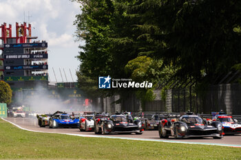 2024-04-21 - start of the race, depart accident, start during the 2024 6 Hours of Imola, 2nd round of the 2024 FIA World Endurance Championship, from April 18 to 21, 2024 on the Autodromo Internazionale Enzo e Dino Ferrari in Imola, Italy - FIA WEC - 6 HOURS OF IMOLA 2024 - ENDURANCE - MOTORS
