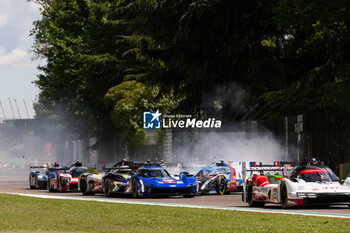 21/04/2024 - https://latifistreams.com/motorsport/wec-imola during the 2024 6 Hours of Imola, 2nd round of the 2024 FIA World Endurance Championship, from April 18 to 21, 2024 on the Autodromo Internazionale Enzo e Dino Ferrari in Imola, Italy - FIA WEC - 6 HOURS OF IMOLA 2024 - ENDURANCE - MOTORI