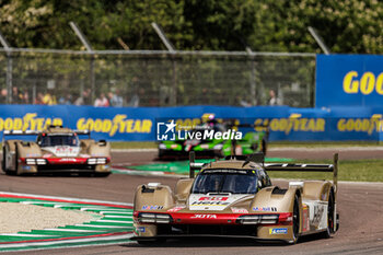 21/04/2024 - 38 RASMUSSEN Oliver (dnk), HANSON Philip (gbr), BUTTON Jenson (gbr), Hertz Team Jota, Porsche 963 #38, Hypercar, action during the 2024 6 Hours of Imola, 2nd round of the 2024 FIA World Endurance Championship, from April 18 to 21, 2024 on the Autodromo Internazionale Enzo e Dino Ferrari in Imola, Italy - FIA WEC - 6 HOURS OF IMOLA 2024 - ENDURANCE - MOTORI