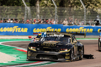 21/04/2024 - 88 OLSEN Dennis (dnk), O. PEDERSEN Mikkel (dnk), RODA Giorgio (ita), Proton Competition, Ford Mustang GT3 #88, LM GT3, action during the 2024 6 Hours of Imola, 2nd round of the 2024 FIA World Endurance Championship, from April 18 to 21, 2024 on the Autodromo Internazionale Enzo e Dino Ferrari in Imola, Italy - FIA WEC - 6 HOURS OF IMOLA 2024 - ENDURANCE - MOTORI