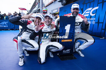 21/04/2024 - 31 FARFUS Augusto (bra), GELAEL Sean (ind), LEUNG Darren (gbr), Team WRT, BMW M4 GT3 #31, LM GT3, action celebrating their win during the 2024 6 Hours of Imola, 2nd round of the 2024 FIA World Endurance Championship, from April 18 to 21, 2024 on the Autodromo Internazionale Enzo e Dino Ferrari in Imola - FIA WEC - 6 HOURS OF IMOLA 2024 - ENDURANCE - MOTORI