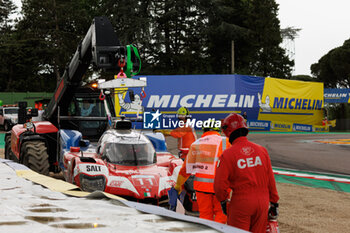 2024-04-21 - 11 VERNAY Jean-Karl (fra), SERRAVALLE Antonio (can), BENNETT Carl (tha), Isotta Fraschini, Isotta Fraschini Tipo6-C #11, Hypercar, action crash, accident, during the 2024 6 Hours of Imola, 2nd round of the 2024 FIA World Endurance Championship, from April 18 to 21, 2024 on the Autodromo Internazionale Enzo e Dino Ferrari in Imola, Italy - FIA WEC - 6 HOURS OF IMOLA 2024 - ENDURANCE - MOTORS