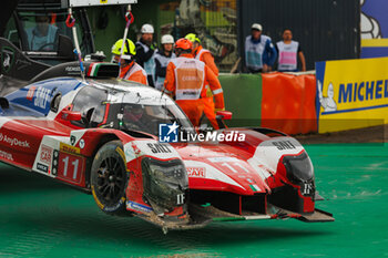 21/04/2024 - 11 VERNAY Jean-Karl (fra), SERRAVALLE Antonio (can), BENNETT Carl (tha), Isotta Fraschini, Isotta Fraschini Tipo6-C #11, Hypercar, action crash, accident, during the 2024 6 Hours of Imola, 2nd round of the 2024 FIA World Endurance Championship, from April 18 to 21, 2024 on the Autodromo Internazionale Enzo e Dino Ferrari in Imola, Italy - FIA WEC - 6 HOURS OF IMOLA 2024 - ENDURANCE - MOTORI