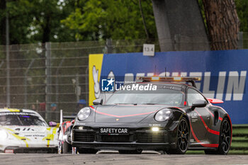 2024-04-21 - safety car, action during the 2024 6 Hours of Imola, 2nd round of the 2024 FIA World Endurance Championship, from April 18 to 21, 2024 on the Autodromo Internazionale Enzo e Dino Ferrari in Imola, Italy - FIA WEC - 6 HOURS OF IMOLA 2024 - ENDURANCE - MOTORS