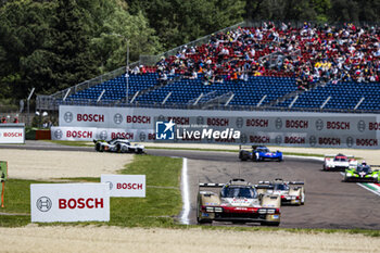 21/04/2024 - 38 RASMUSSEN Oliver (dnk), HANSON Philip (gbr), BUTTON Jenson (gbr), Hertz Team Jota, Porsche 963 #38, Hypercar, action during the 2024 6 Hours of Imola, 2nd round of the 2024 FIA World Endurance Championship, from April 18 to 21, 2024 on the Autodromo Internazionale Enzo e Dino Ferrari in Imola - FIA WEC - 6 HOURS OF IMOLA 2024 - ENDURANCE - MOTORI