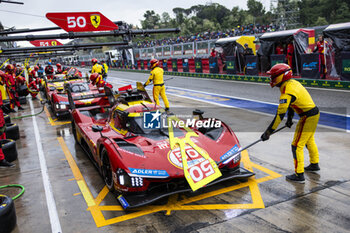 2024-04-21 - 50 FUOCO Antonio (ita), MOLINA Miguel (spa), NIELSEN Nicklas (dnk), Ferrari AF Corse, Ferrari 499P #50, Hypercar, action pit stop during the 2024 6 Hours of Imola, 2nd round of the 2024 FIA World Endurance Championship, from April 18 to 21, 2024 on the Autodromo Internazionale Enzo e Dino Ferrari in Imola - FIA WEC - 6 HOURS OF IMOLA 2024 - ENDURANCE - MOTORS