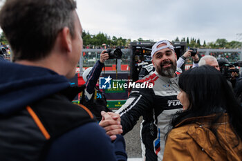 21/04/2024 - LEUNG Darren (gbr), Team WRT, BMW M4 GT3, portrait celebration during the 2024 6 Hours of Imola, 2nd round of the 2024 FIA World Endurance Championship, from April 18 to 21, 2024 on the Autodromo Internazionale Enzo e Dino Ferrari in Imola, Italy - FIA WEC - 6 HOURS OF IMOLA 2024 - ENDURANCE - MOTORI