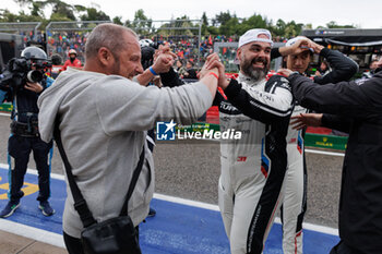 2024-04-21 - LEUNG Darren (gbr), Team WRT, BMW M4 GT3, portrait celebration during the 2024 6 Hours of Imola, 2nd round of the 2024 FIA World Endurance Championship, from April 18 to 21, 2024 on the Autodromo Internazionale Enzo e Dino Ferrari in Imola, Italy - FIA WEC - 6 HOURS OF IMOLA 2024 - ENDURANCE - MOTORS