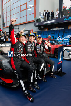 2024-04-21 - 07 CONWAY Mike (gbr), KOBAYASHI Kamui (jpn), DE VRIES Nyck (nld), Toyota Gazoo Racing, Toyota GR010 - Hybrid #07, Hypercar, podium, portrait, Toyota Gazoo Racing team during the 2024 6 Hours of Imola, 2nd round of the 2024 FIA World Endurance Championship, from April 18 to 21, 2024 on the Autodromo Internazionale Enzo e Dino Ferrari in Imola, Qatar - FIA WEC - 6 HOURS OF IMOLA 2024 - ENDURANCE - MOTORS