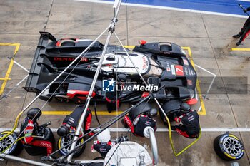 21/04/2024 - 07 CONWAY Mike (gbr), KOBAYASHI Kamui (jpn), DE VRIES Nyck (nld), Toyota Gazoo Racing, Toyota GR010 - Hybrid #07, Hypercar, action, pitstop, arrêt aux stands during the 2024 6 Hours of Imola, 2nd round of the 2024 FIA World Endurance Championship, from April 18 to 21, 2024 on the Autodromo Internazionale Enzo e Dino Ferrari in Imola, Qatar - FIA WEC - 6 HOURS OF IMOLA 2024 - ENDURANCE - MOTORI