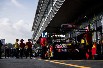 2024-05-08 - AF Corse atmosphere pitlane, during the 2024 TotalEnergies 6 Hours of Spa-Francorchamps, 3rd round of the 2024 FIA World Endurance Championship, from May 8 to 11, 2024 on the Circuit de Spa-Francorchamps in Stavelot, Belgium - FIA WEC - 6 HOURS OF SPA-FRANCORCHAMPS 2024 - ENDURANCE - MOTORS