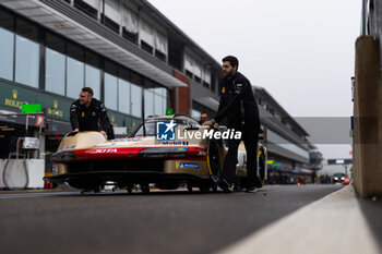 2024-05-08 - 12 STEVENS Will (gbr), ILOTT Callum (gbr), Hertz Team Jota, Porsche 963 #12, Hypercar, pitlane, during the 2024 TotalEnergies 6 Hours of Spa-Francorchamps, 3rd round of the 2024 FIA World Endurance Championship, from May 8 to 11, 2024 on the Circuit de Spa-Francorchamps in Stavelot, Belgium - FIA WEC - 6 HOURS OF SPA-FRANCORCHAMPS 2024 - ENDURANCE - MOTORS