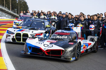 2024-05-08 - WRT Family Picture, 20 VAN DER LINDE Sheldon (zaf), FRIJNS Robin (nld), RAST René (ger), BMW M Team WRT, BMW Hybrid V8 #20, Hypercar, ambiance during the 2024 TotalEnergies 6 Hours of Spa-Francorchamps, 3rd round of the 2024 FIA World Endurance Championship, from May 8 to 11, 2024 on the Circuit de Spa-Francorchamps in Stavelot, Belgium - FIA WEC - 6 HOURS OF SPA-FRANCORCHAMPS 2024 - ENDURANCE - MOTORS
