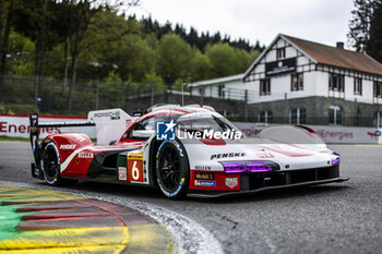 2024-05-07 - 06 ESTRE Kevin (fra), LOTTERER André (ger), VANTHOOR Laurens (bel), Porsche Penske Motorsport, Porsche 963 #06, Hypercar, ambiance during the 2024 TotalEnergies 6 Hours of Spa-Francorchamps, 3rd round of the 2024 FIA World Endurance Championship, from May 8 to 11, 2024 on the Circuit de Spa-Francorchamps in Stavelot, Belgium - FIA WEC - 6 HOURS OF SPA-FRANCORCHAMPS 2024 - ENDURANCE - MOTORS