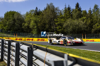 09/05/2024 - 38 RASMUSSEN Oliver (dnk), HANSON Philip (gbr), BUTTON Jenson (gbr), Hertz Team Jota, Porsche 963 #38, Hypercar, action during the 2024 TotalEnergies 6 Hours of Spa-Francorchamps, 3rd round of the 2024 FIA World Endurance Championship, from May 8 to 11, 2024 on the Circuit de Spa-Francorchamps in Stavelot, Belgium - FIA WEC - 6 HOURS OF SPA-FRANCORCHAMPS 2024 - ENDURANCE - MOTORI